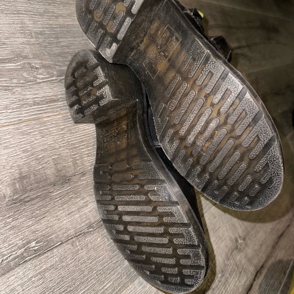 Dr. Martens CADENCE WOMEN'S LEATHER HEELED CHELSEA BOOTS size US 6/ 37 - Picture 3 of 4